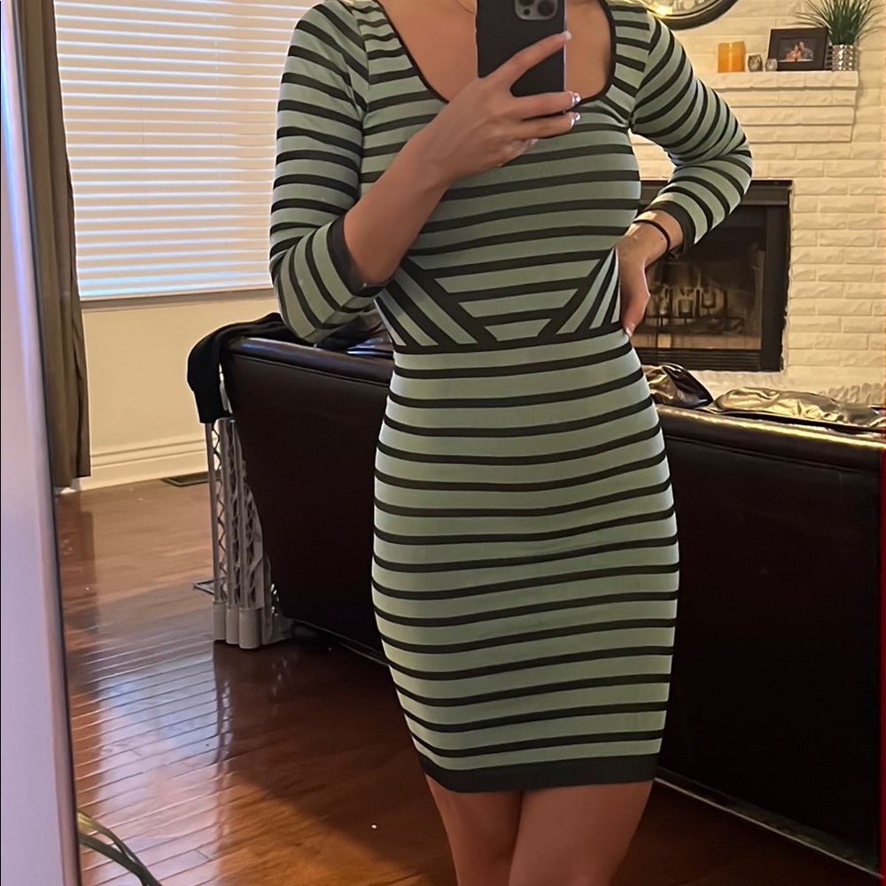 Bebe bodycon stretch dress 3/4 sleeve size SM